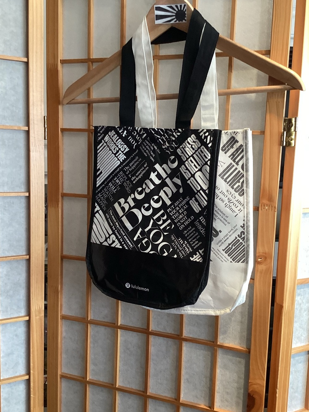 Lululemon Reusable Tote Bags (2)